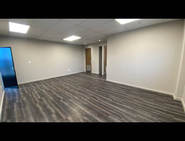 2,596M² WAREHOUSE TO LET IN LOUWLARDIA